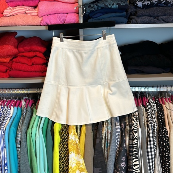 WHBM ivory flounce skirt size 2 - Picture 3 of 3